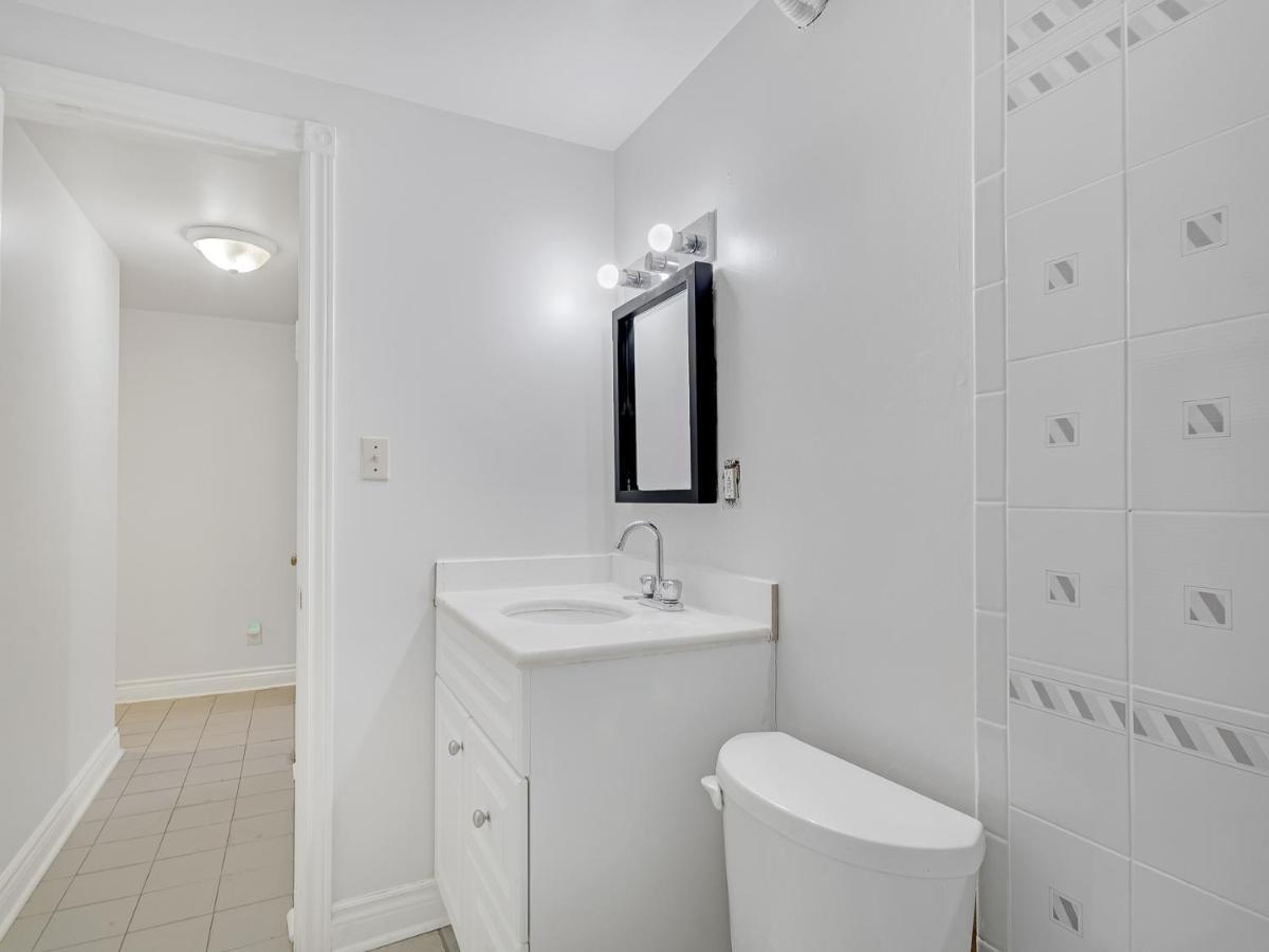 Very Cozy & Comfortable In Downtown Toronto Great Value! Exterior photo
