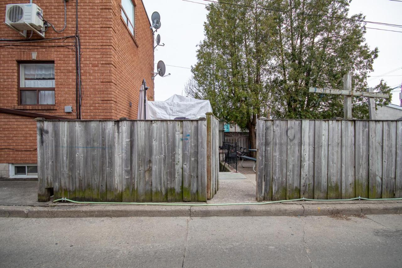 Very Cozy & Comfortable In Downtown Toronto Great Value! Exterior photo